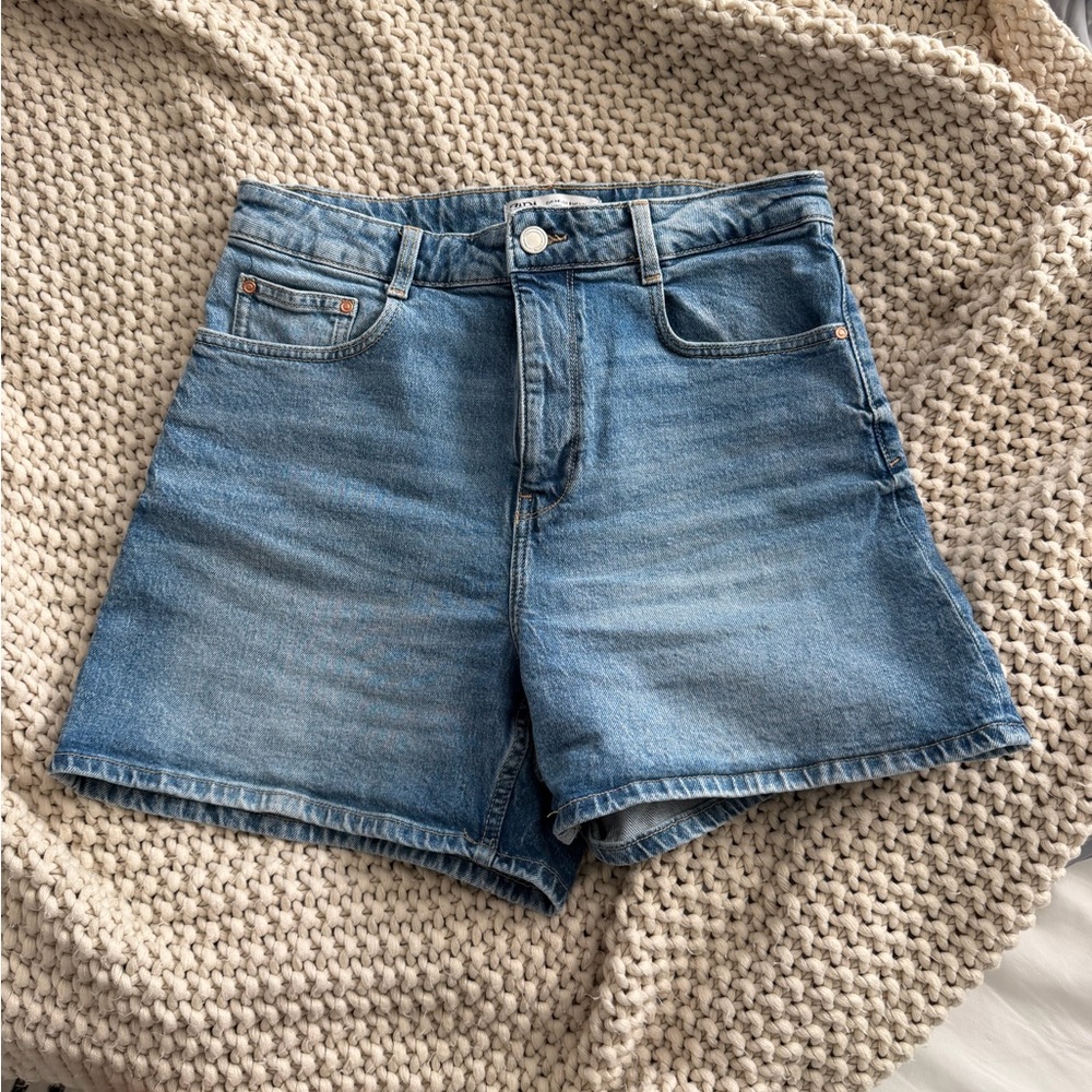 Zara Hight Waisted Mom Fit Shorts